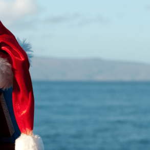 Santa hat on a bench in Maui